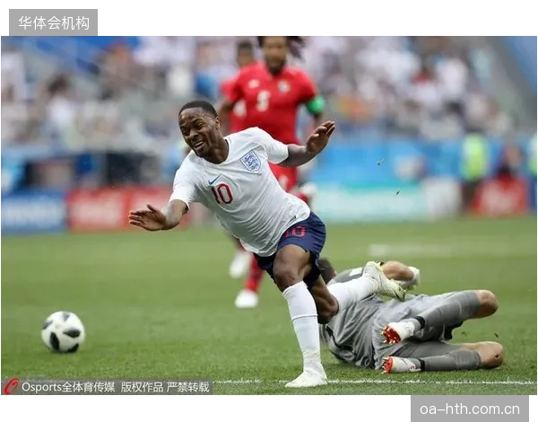 英格兰科研团队全程监控球员生理数据，以制定个性化的训练负荷与营养补给方案应对湿热环境。